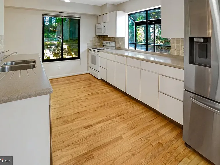 203 W Glendale Ave — Photo 14