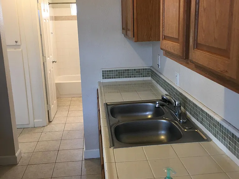328 N Garfield St #B — Photo 15