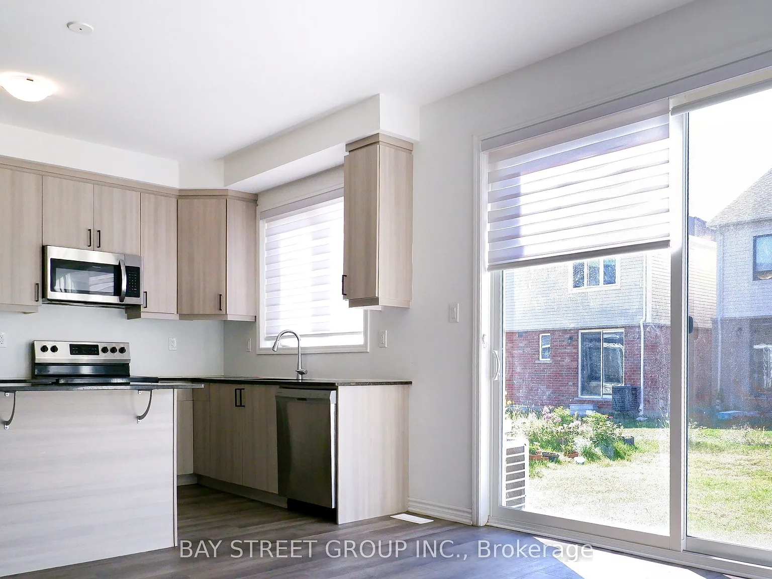 4 bed, $2,800 — Photo 4