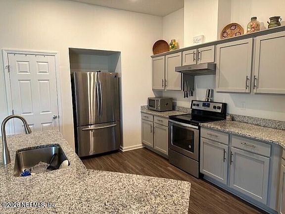 3rd image of 1811 TEA OLIVE Court