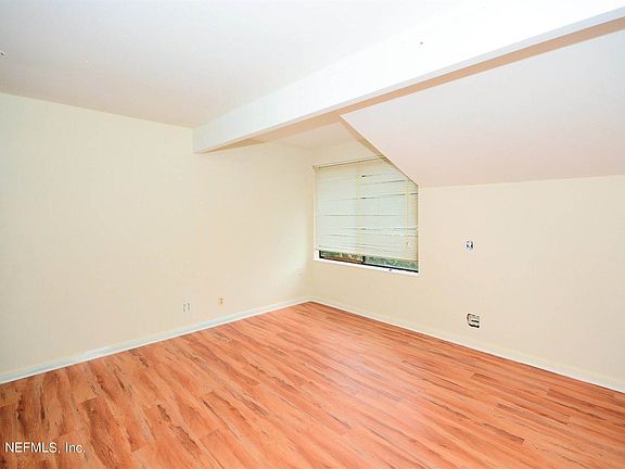 4th image of 8706 Como Lake Dr #8706
