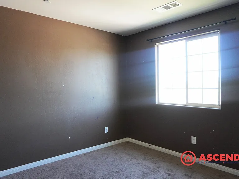 6907 Englefield Dr — Photo 4