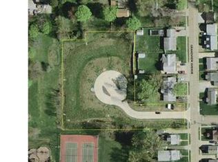 142 Grandview Ave, Wadsworth, OH 44281