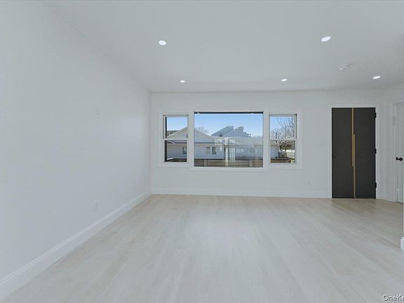 4th image of 1895 Park Street