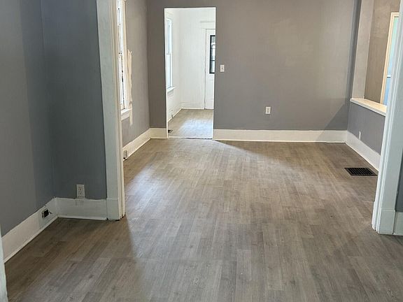 4th image of 4102 Bank St