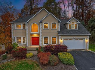 48 Greenwich Ave, Central Valley, NY 10917