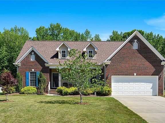 2nd image of 251 River Run Dr