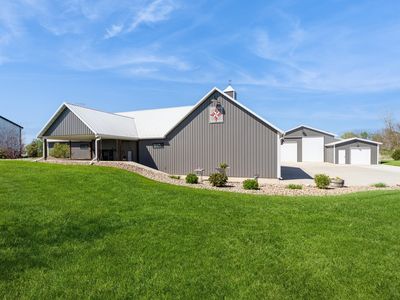 1563 105th St, Earlham, IA, 50072