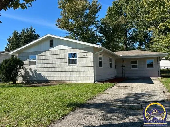 2233 SE Swygart St, Topeka, KS 66605