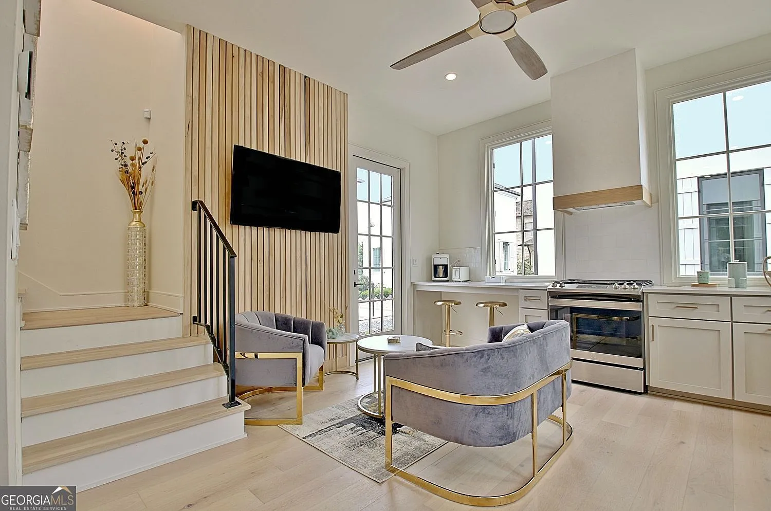 2 bed, 2.0 bath, 950 sqft, $4,000 — Photo 4