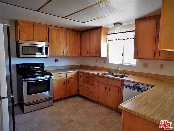 4th image of 15038 Sultana St