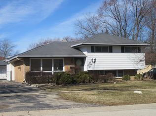 1072 Marshall Dr, Des Plaines, IL 60016