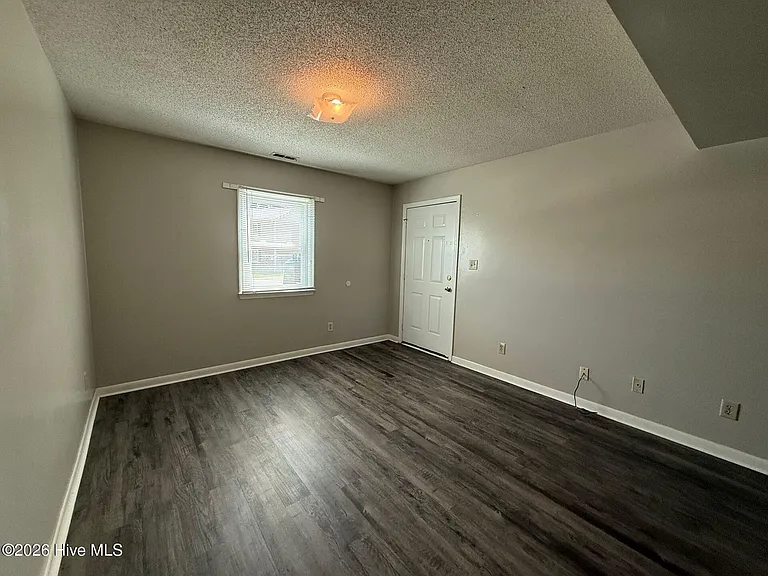 2310 Indian Dr #13 — Photo 3