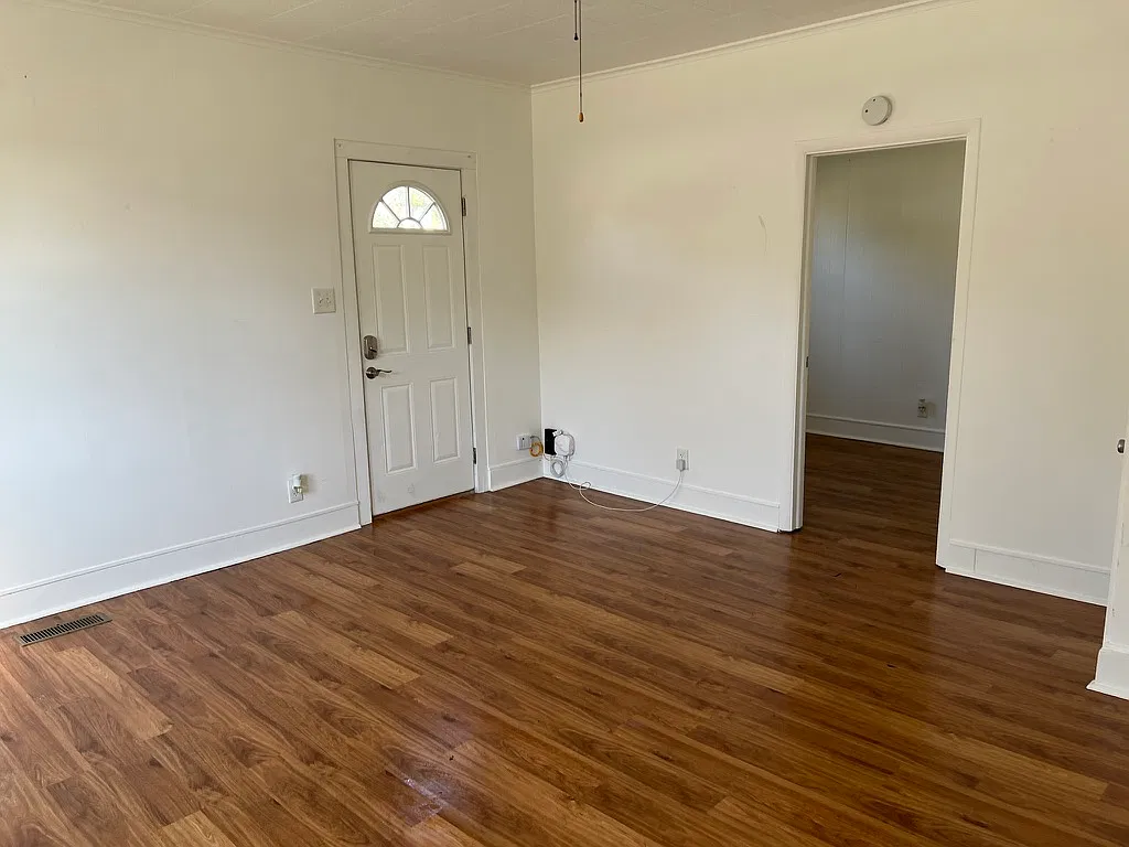 1 bed, 1000 sqft, $900 — Photo 3
