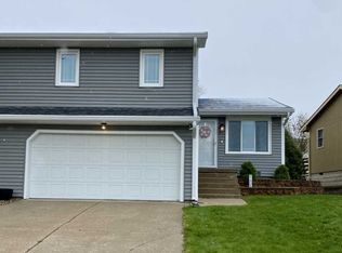 1405 Challis Dr, Bloomington, IL