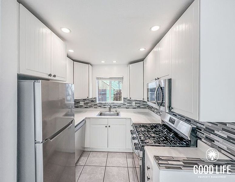 1st image of 3929 33rd St