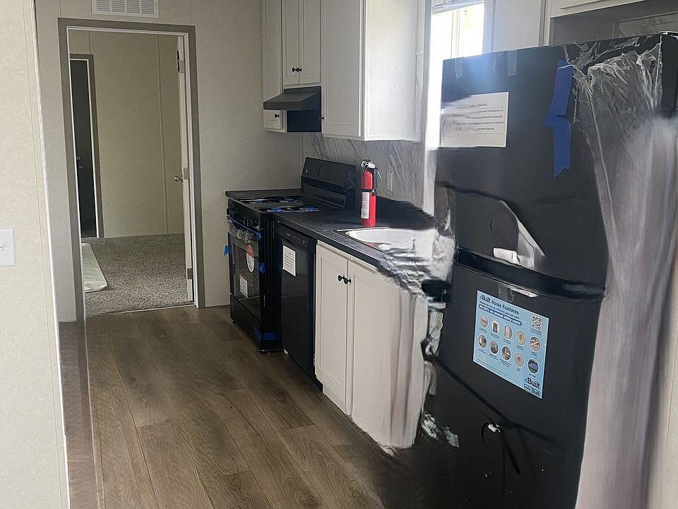 2nd image of 59224 Cary Ln
