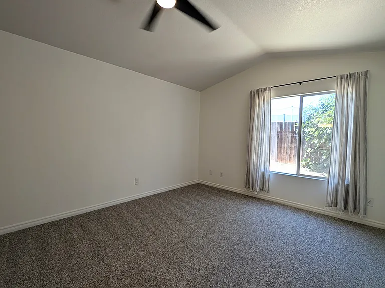 3850 Millbrae Ter — Photo 7