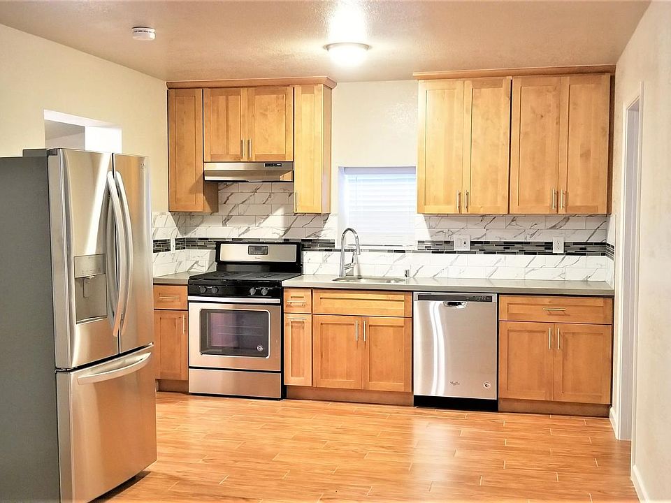 1st image of 386 Laswell Ave