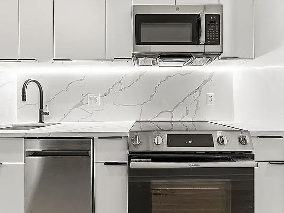3rd image of 188 Nelson St