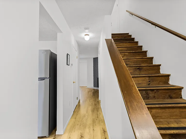 280 Randolph St — Photo 3