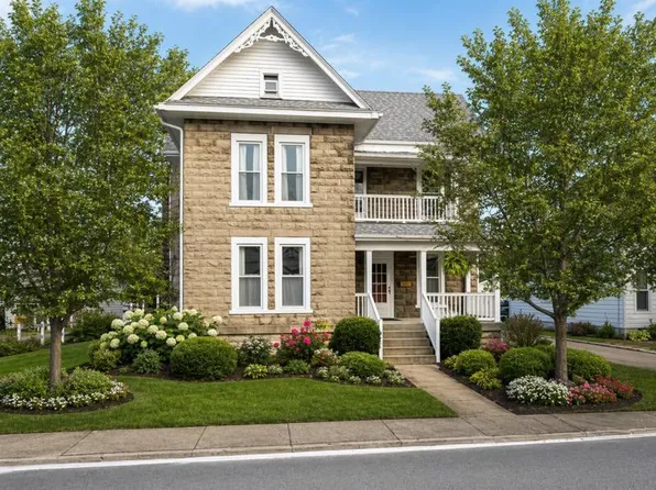 106 Mulberry St, Cambridge City, IN 47327