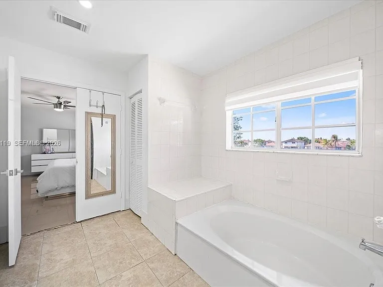 15341 SW 36th St — Photo 4