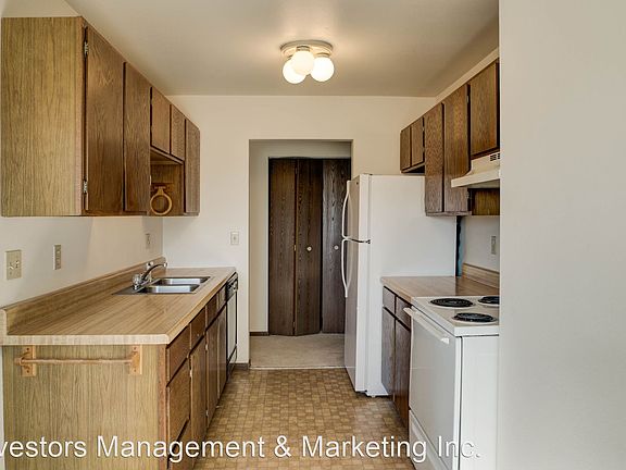 5th image of 1112 32nd Ave SW APT 304