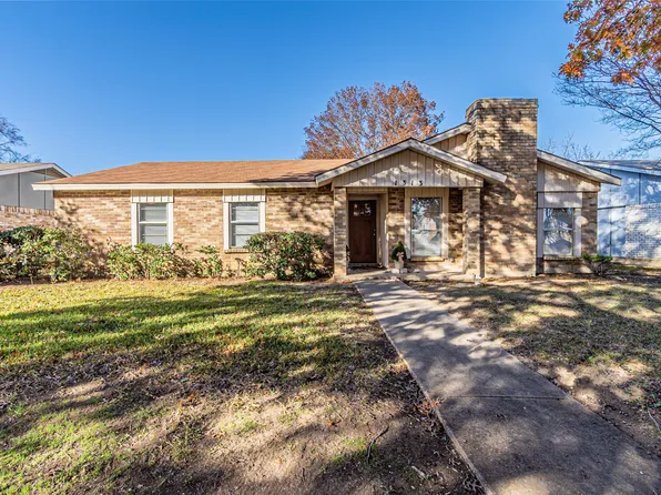 1313 Oakbluff Dr, Lancaster, TX 75146