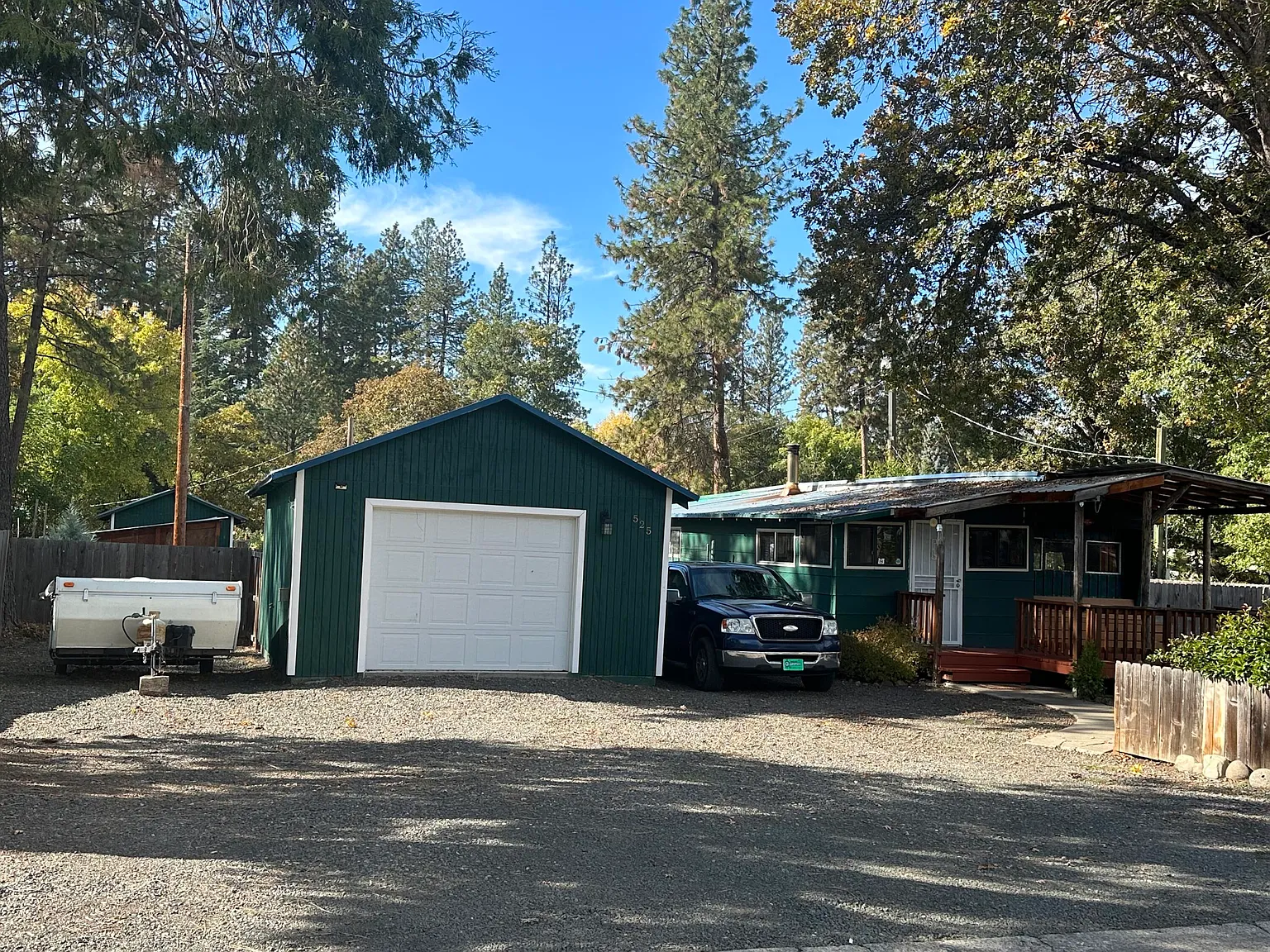 525 Yew Wood Dr photo 1