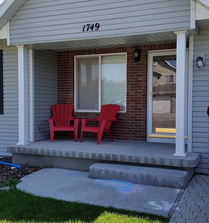 1st image of 1749 Baldy Ave