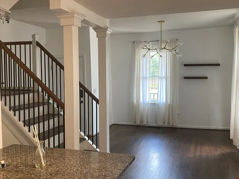 212 Reinhardt St SE — Photo 15