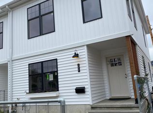 2059 W 34th Pl, Cleveland, OH