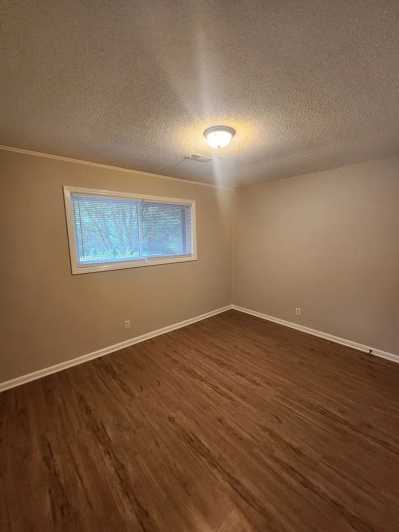 112 Crest Street — Photo 4