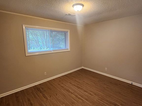 4th image of 112 Crest St #A