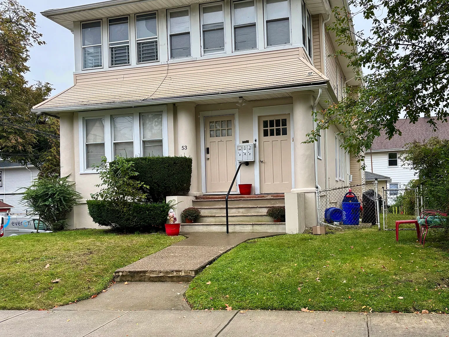 3 bed, 1087 sqft, $3,900 — Photo 1