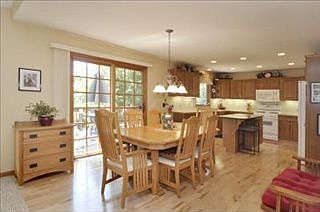 5th image of 2063 Meadowdale Dr NW