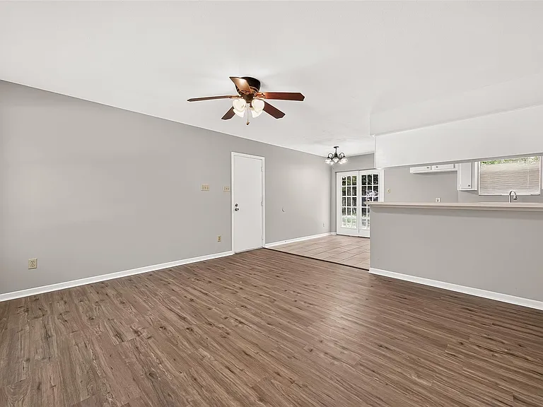 102 Libby Cir — Photo 9