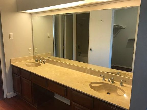 5th image of 3131 W Park Blvd