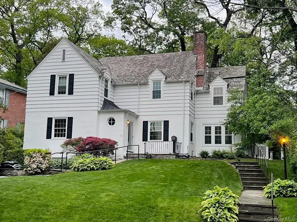 83 Parkway W, Mount Vernon, NY 10552