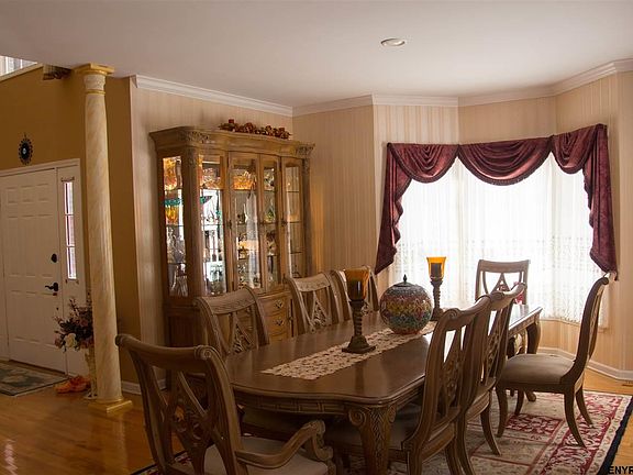 5th image of 805 Huntington Ct