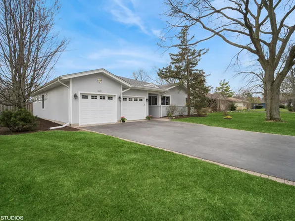 1127 Holly Ln, Glenview, IL 60025