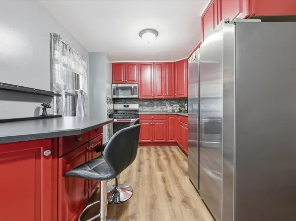 3617 Lincoln Terrace image 8 of 30