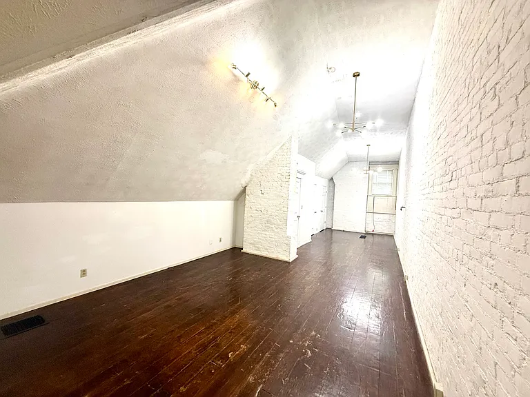 248 S 18th St #1/2 — Photo 17