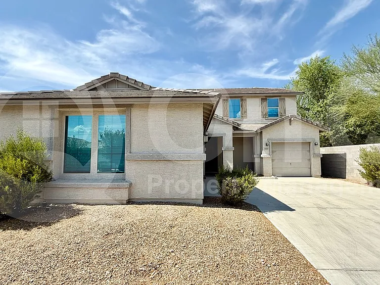 10204 W Lawrence Ln — Photo 2
