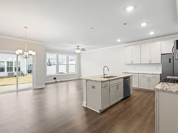 5th image of 502 Watermill Way