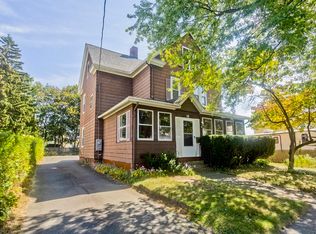 16 Charles St, Holyoke, MA 01040