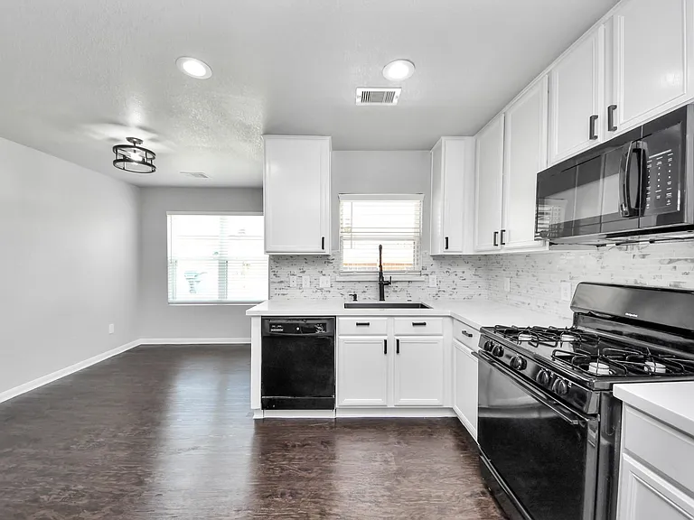 4707 Wheel Wright Trl — Photo 8