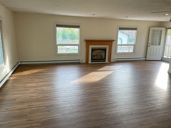 5th image of 31125 W Huron River Dr