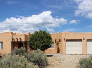 416 Aguirre Ln, Taos, NM 87571